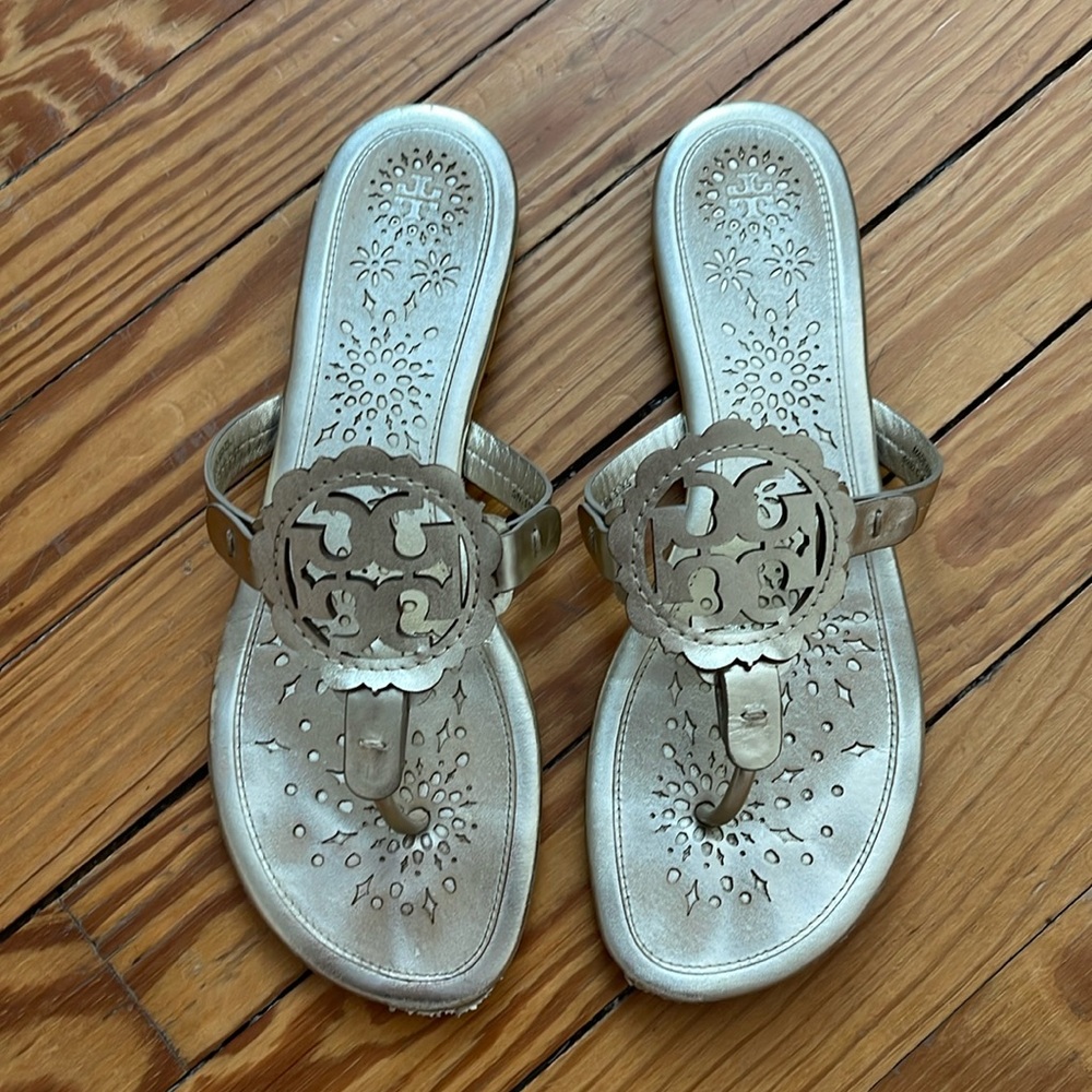 Tory Burch scallop Miller sandal